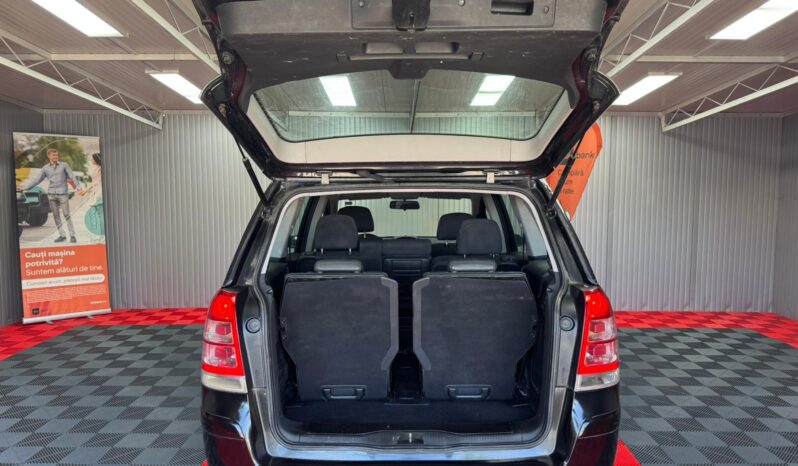 
								Opel Zafira 2009 full									