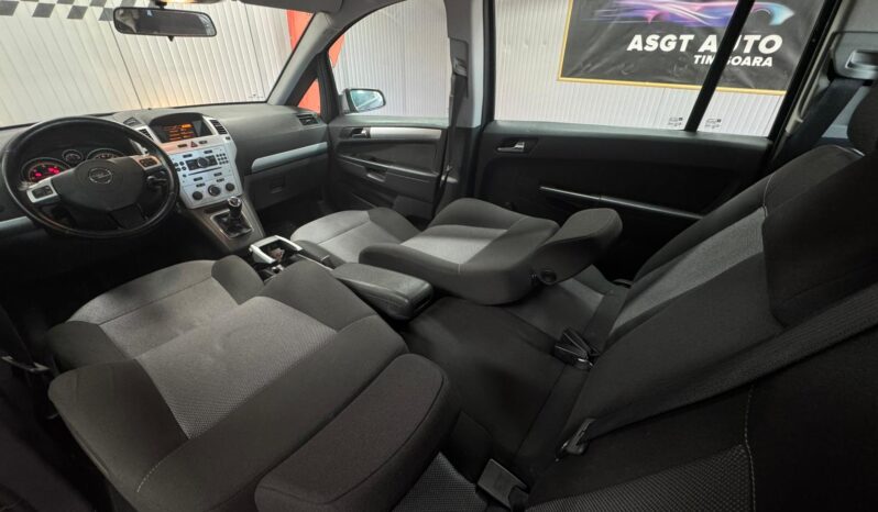 
								Opel Zafira 2009 full									