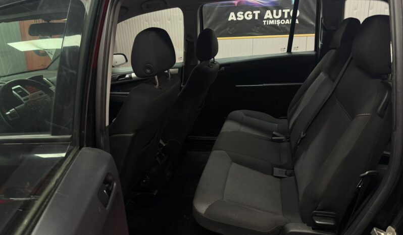 
								Opel Zafira 2009 full									