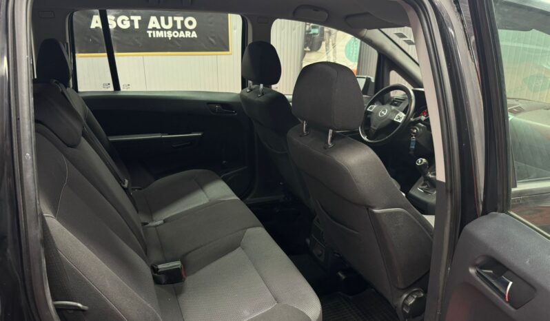 
								Opel Zafira 2009 full									
