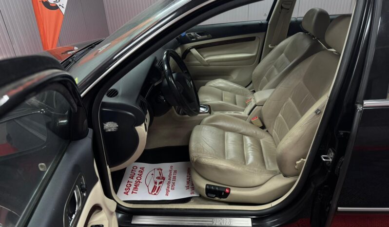 
								SKODA SUPERB full									
