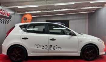 
										HYUNDAI i30 full									