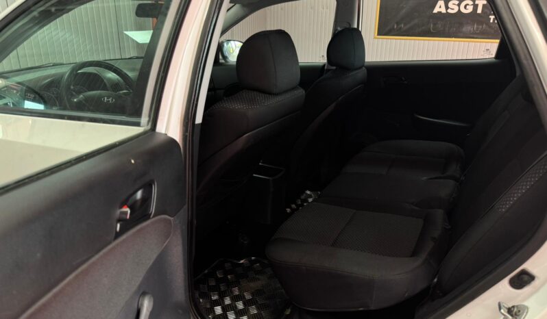 
								HYUNDAI i30 full									