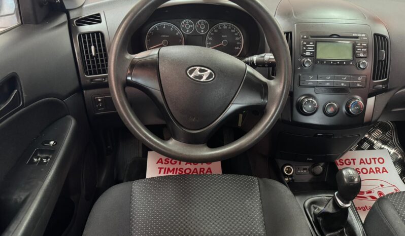 
								HYUNDAI i30 full									
