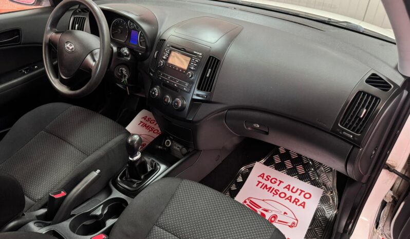 
								HYUNDAI i30 full									