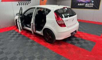 
										HYUNDAI i30 full									