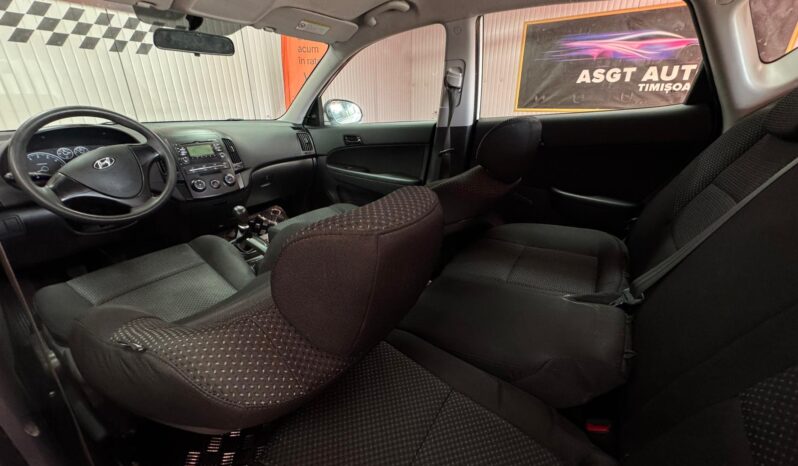 
								HYUNDAI i30 full									