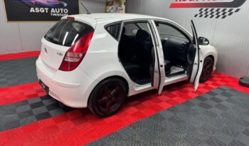 
										HYUNDAI i30 full									