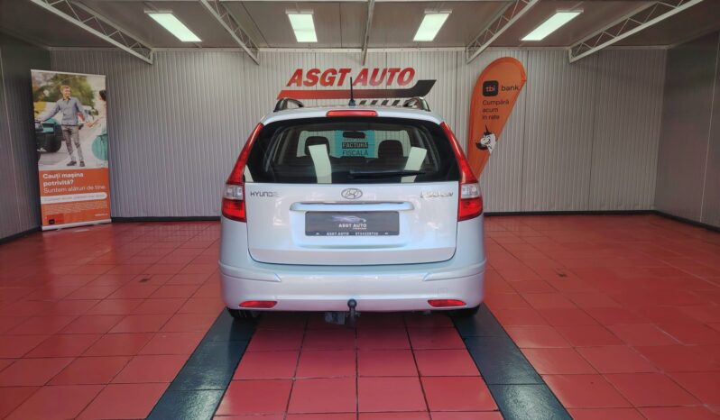 
								HYUNDAI i30 full									