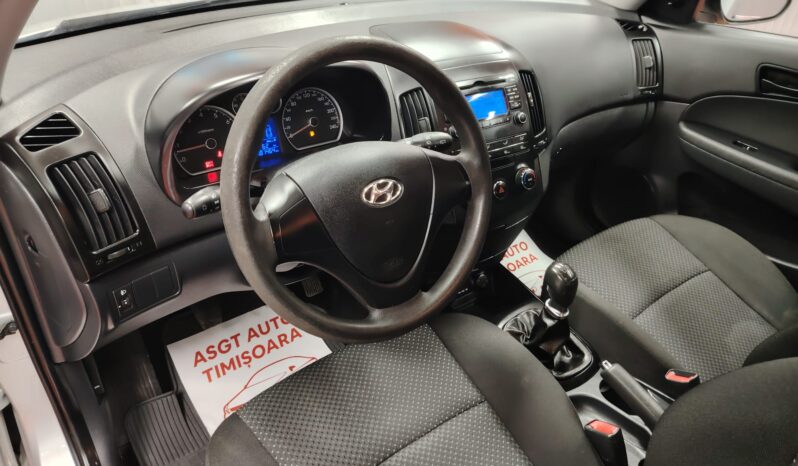 
								HYUNDAI i30 full									