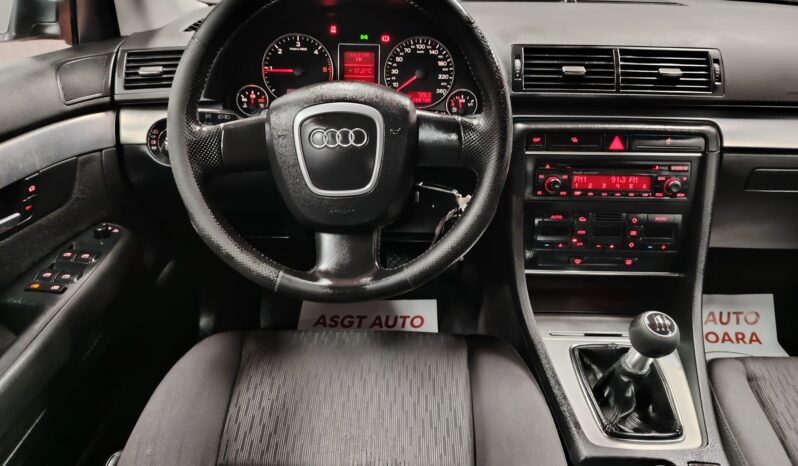 
								AUDI A 4 full									