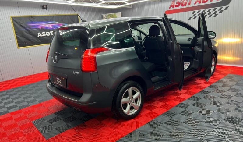 
								PEUGEOT 5008, 7 LOCURI full									