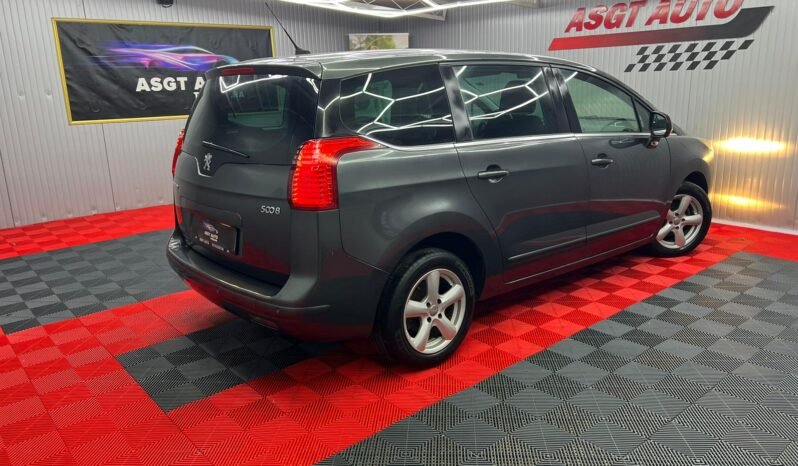 
								PEUGEOT 5008, 7 LOCURI full									