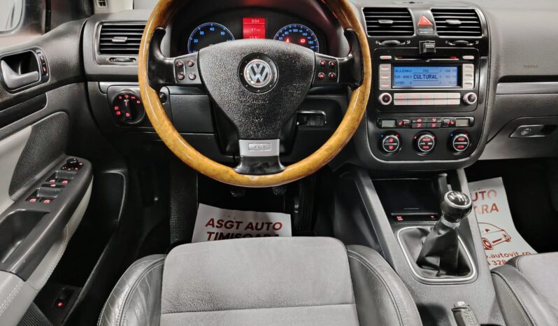 
								VW GOLF 5 GT full									