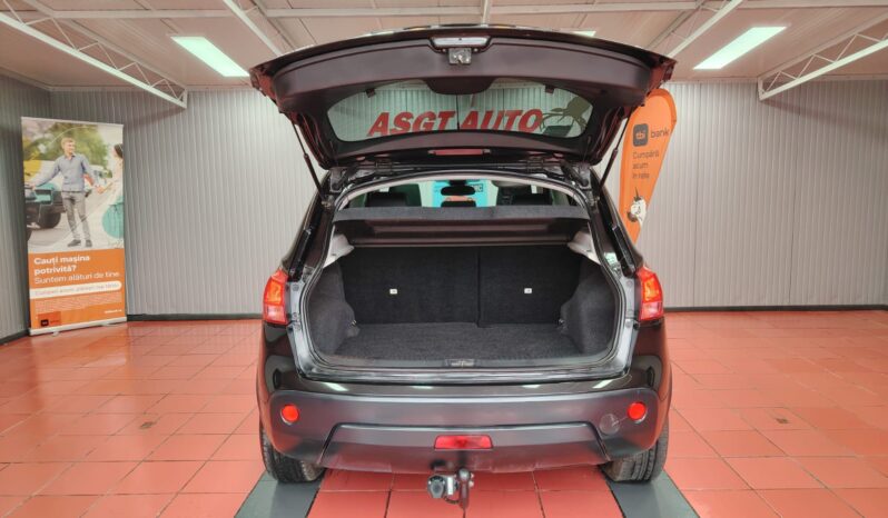 
								NISSAN QASHQAI 4 X4 full									