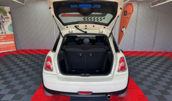 
										MINI COOPER ONE full									