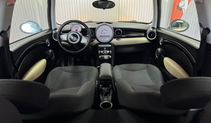 
								MINI COOPER ONE full									