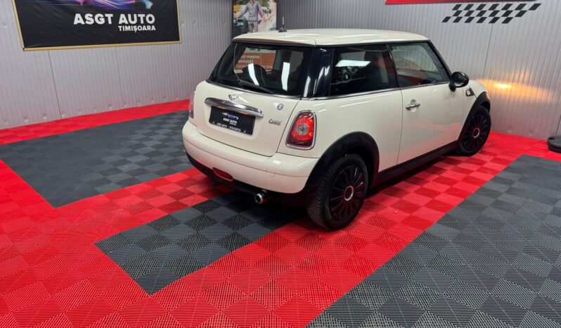 
								MINI COOPER ONE full									