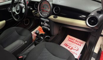
										MINI COOPER ONE full									