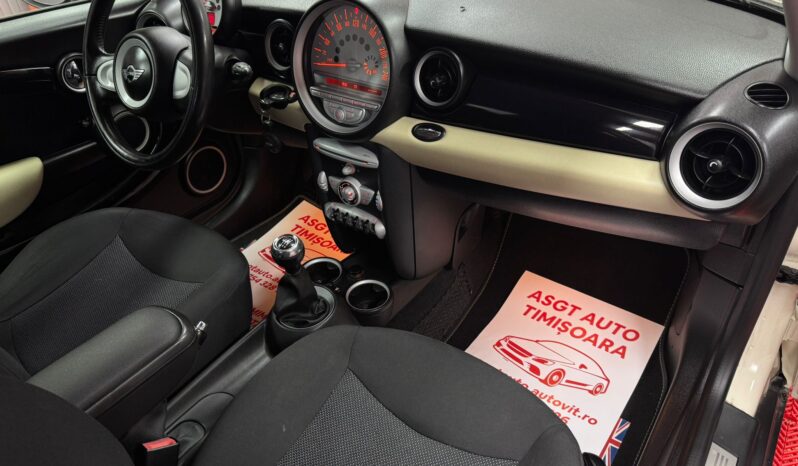
								MINI COOPER ONE full									