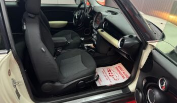 
										MINI COOPER ONE full									