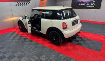 
										MINI COOPER ONE full									