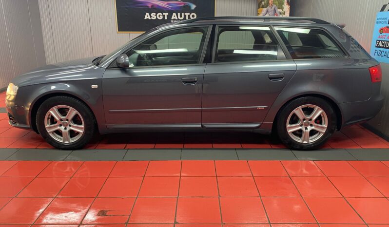 
								AUDI A 4 B8 S-LINE full									