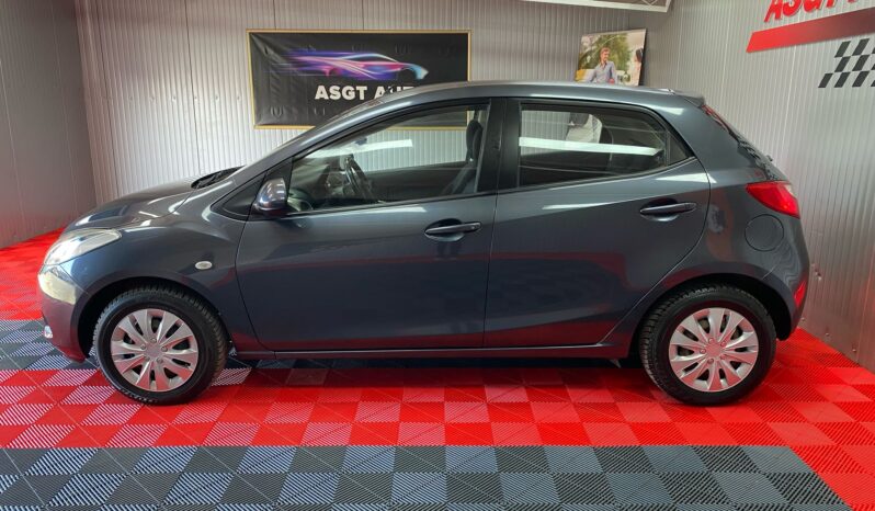 
								MAZDA 2 full									