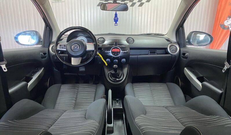 
								MAZDA 2 full									