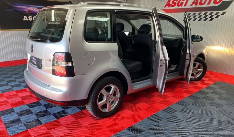 
								VOLKSWAGEN TOURAN full									