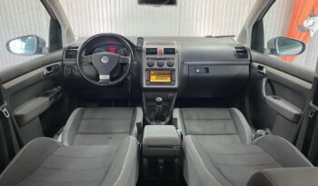 
										VOLKSWAGEN TOURAN full									