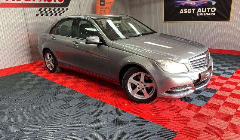 
								MERCEDES-BENZ C200 full									