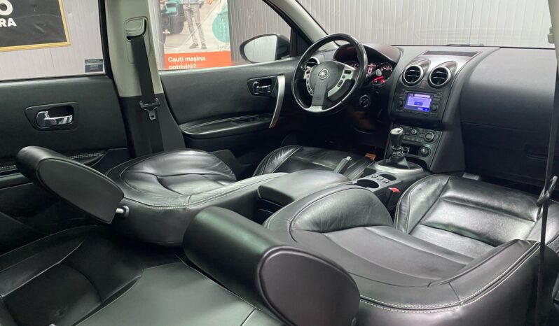 
								NISSAN QASHQAI full									