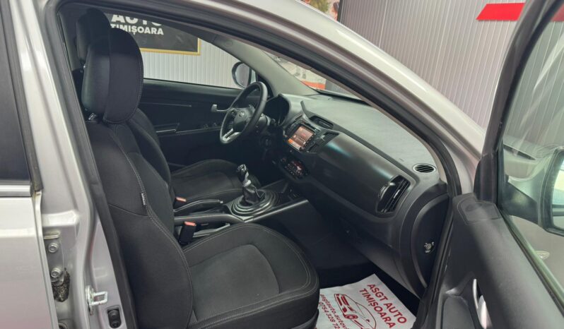 
								KIA SPORTAGE full									