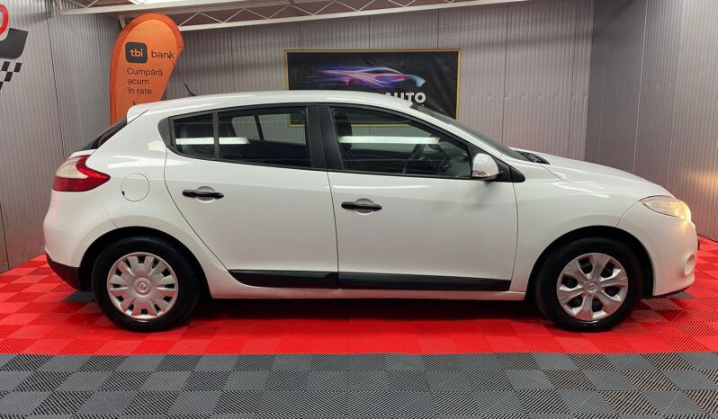 
								RENAULT MEGANE full									