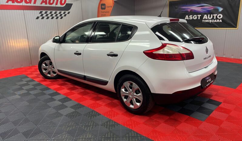 
								RENAULT MEGANE full									