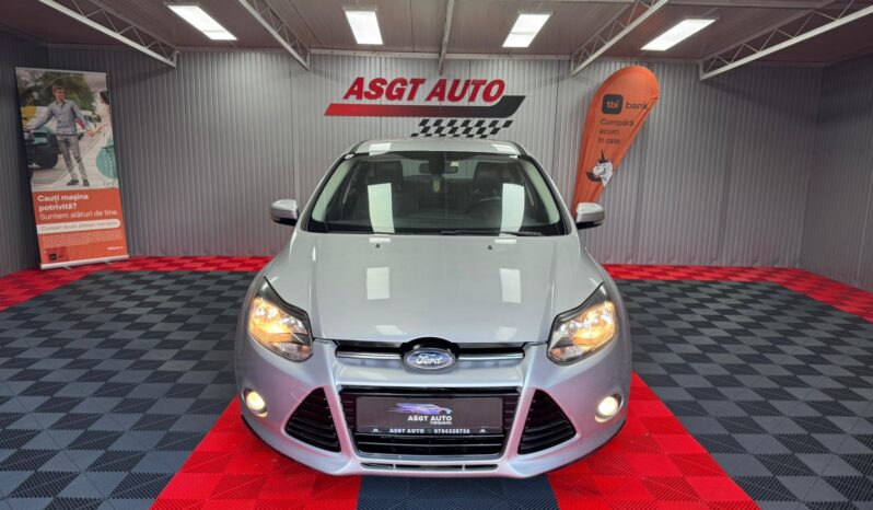 
								FORD FOCUS 2011 full									