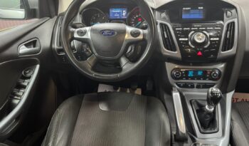 
										FORD FOCUS 2011 full									