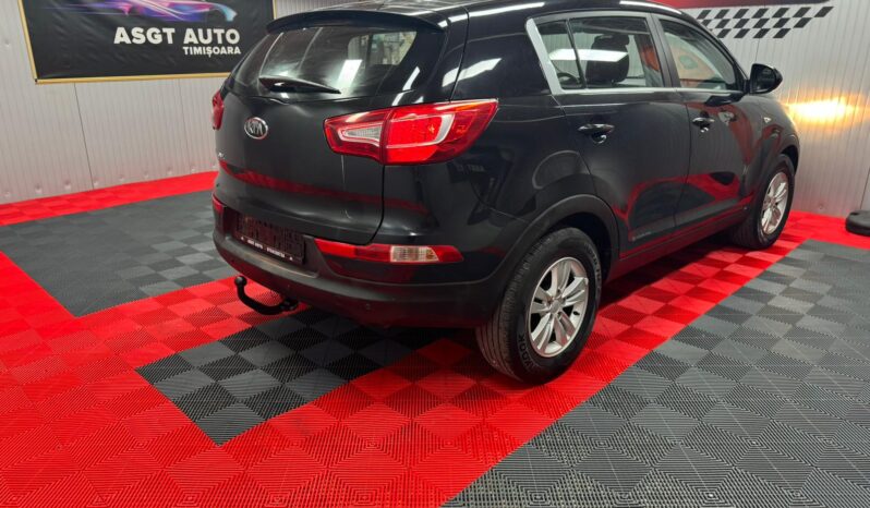 
								KIA SPORTAGE full									