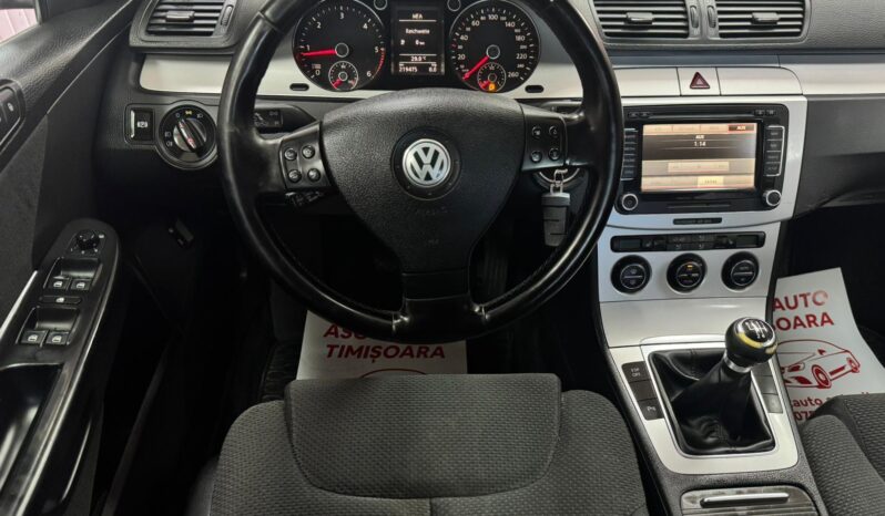 
								VOLKSWAGEN PASSAT full									