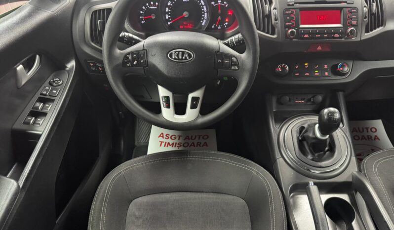 
								KIA SPORTAGE full									
