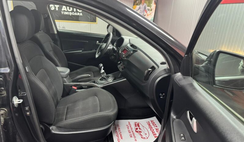 
								KIA SPORTAGE full									
