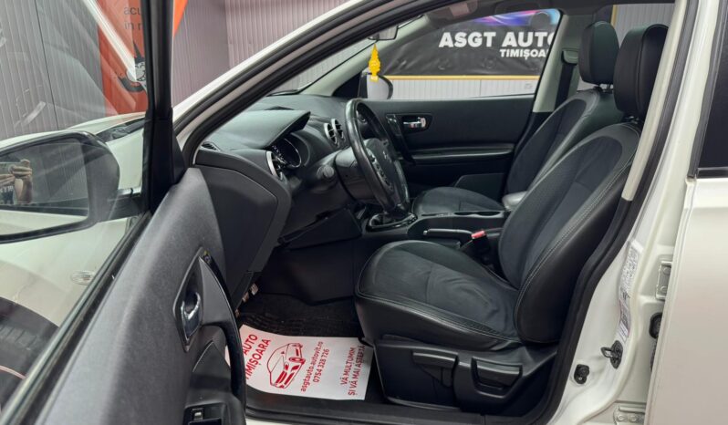 
								NISSAN QASHQAI +2 full									