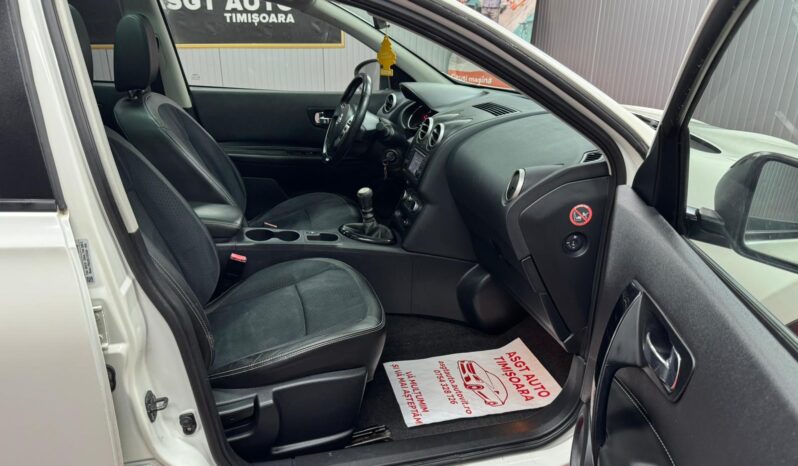 
								NISSAN QASHQAI +2 full									