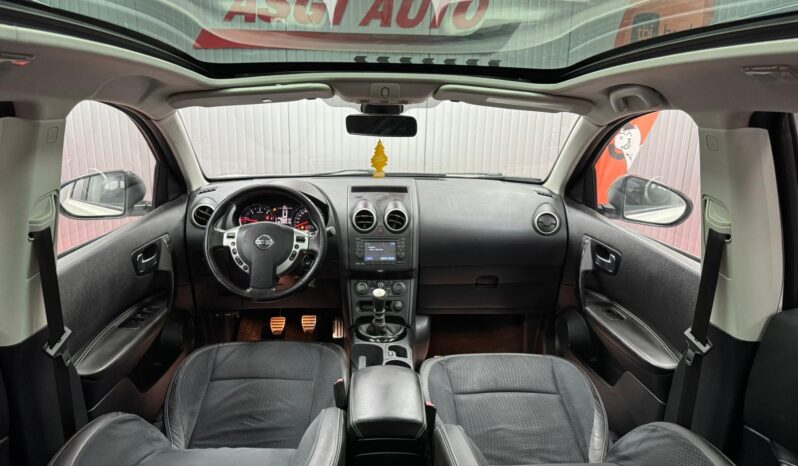 
								NISSAN QASHQAI +2 full									