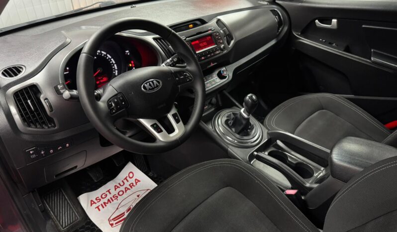
								KIA SPORTAGE full									