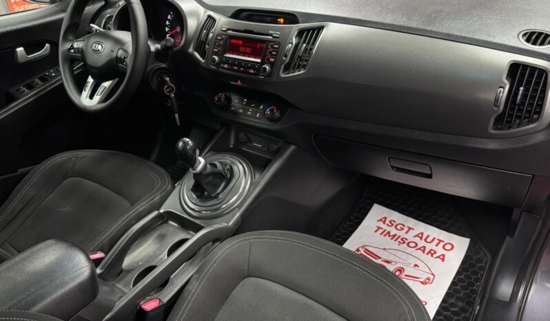 
								KIA SPORTAGE full									