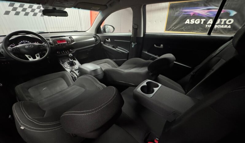 
								KIA SPORTAGE full									