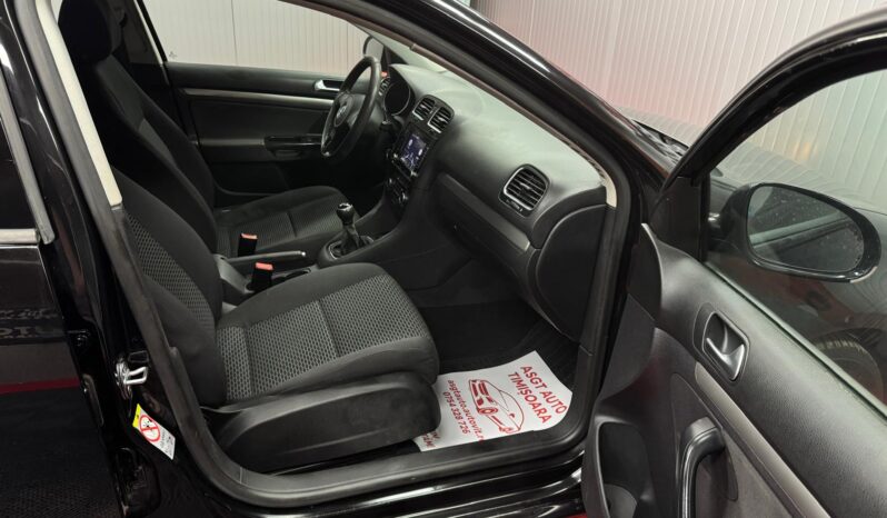 
								VOLKSWAGEN GOLF full									