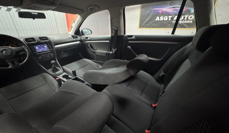 
								VOLKSWAGEN GOLF full									
